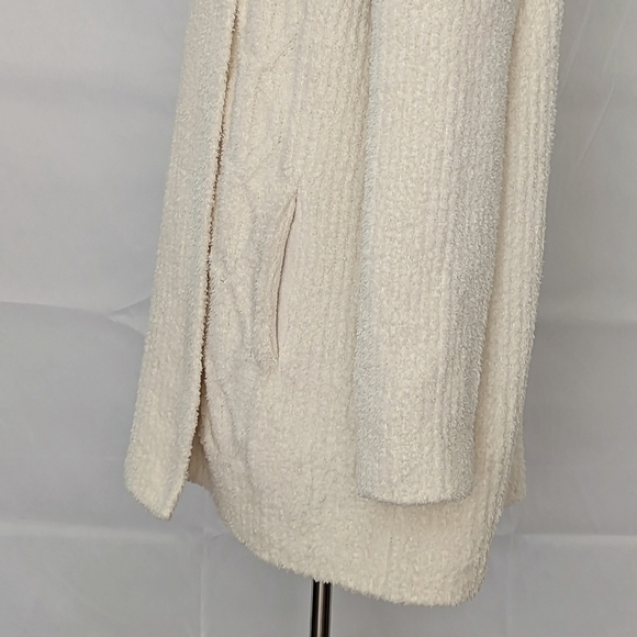 Barefoot Dreams Cardigan Cabin Cable CozyChic Knit Shawl Collar Cream L NWT - Picture 7 of 13